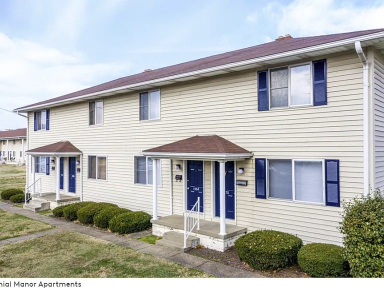 Colonial Manor Apartments — Photo 9