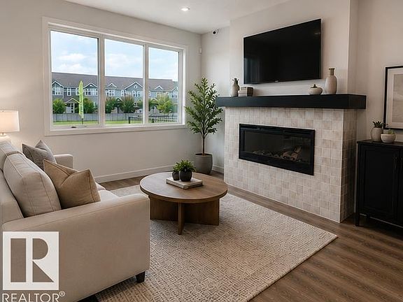 2nd image of 5311 Hawthorn Way SW