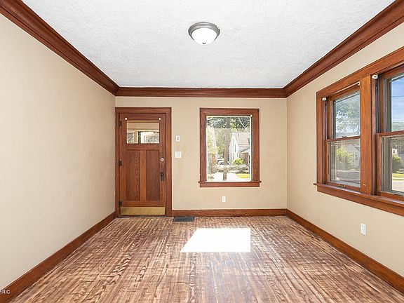 4th image of 1635 Berkley Ave SW