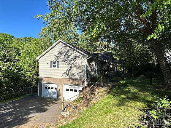 2nd image of 126 Ridgeline Rd