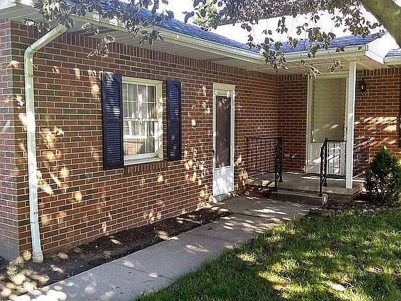 2nd image of 3489 Piper Dr