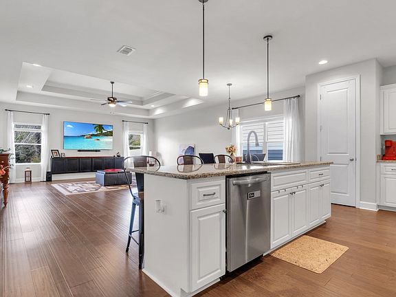 5th image of 2338 Lexington Pond Way