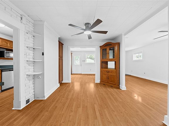 5th image of 3108 Brentwood Ave