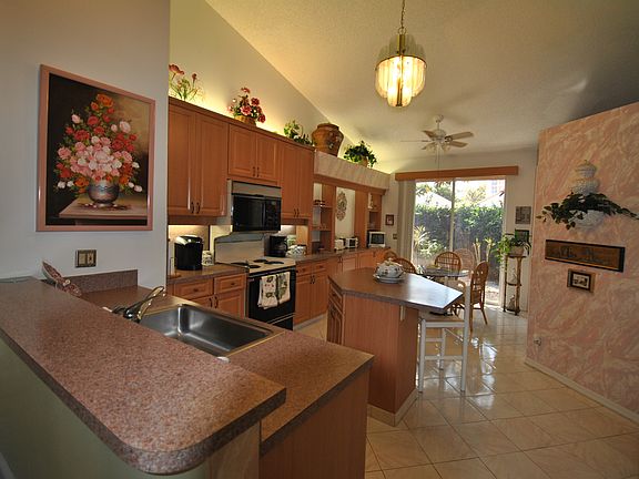5th image of 13909 Palm Grove Place