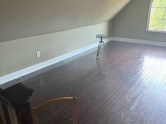 4th image of 297 Buffalo St