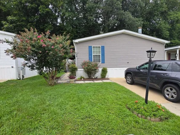 74 Edward Ln, Lothian, MD 20711