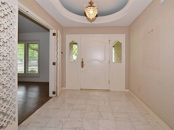 3rd image of 11271 Russwood Cir