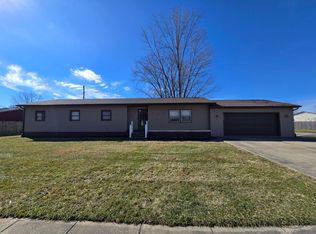 1044 Kelly Dr, Hebron, OH 43025