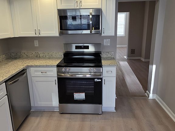 5th image of 614 Savage St