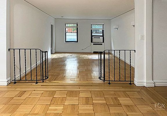 3rd image of 161 E 88th St APT 1G