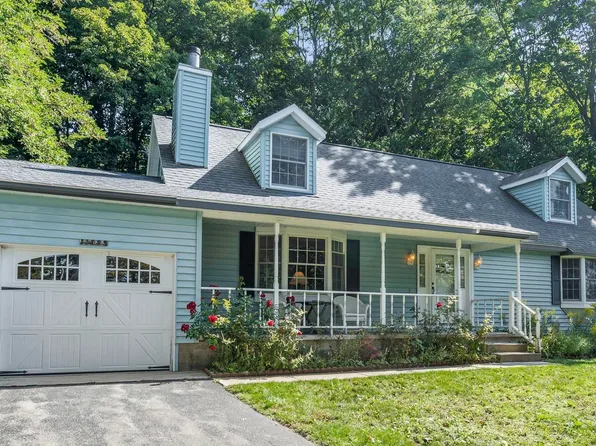 11332 Peninsula Dr, Traverse City, MI 49686