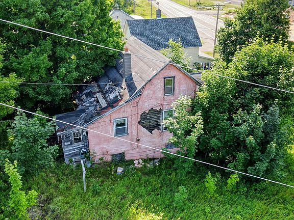 3rd image of 49032 Military Rd