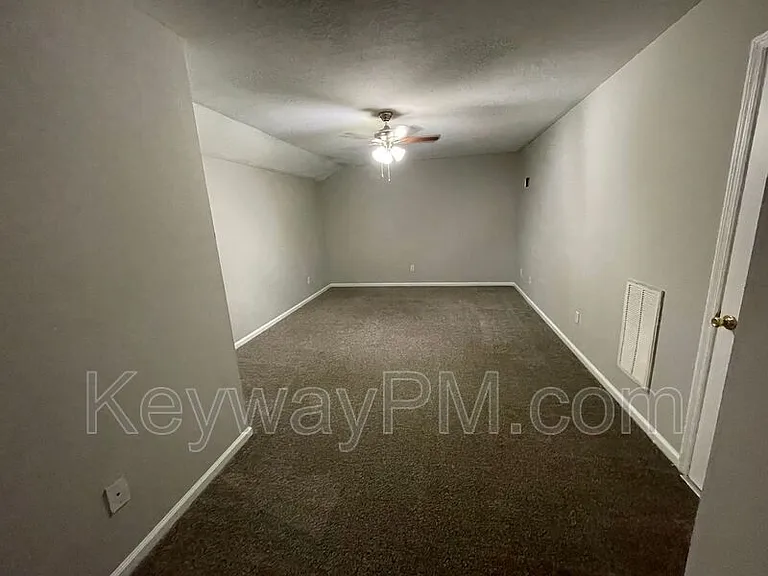 445 Northrop Pl — Photo 11