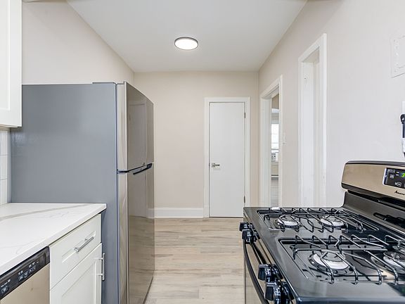 5th image of 4220 Hereford St #1N