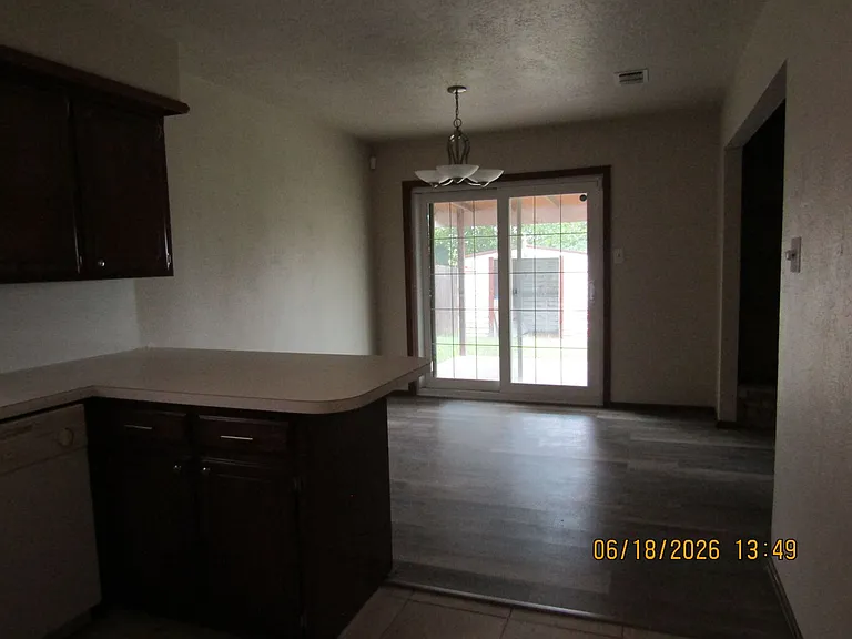 7505 NW Welco Ave — Photo 42