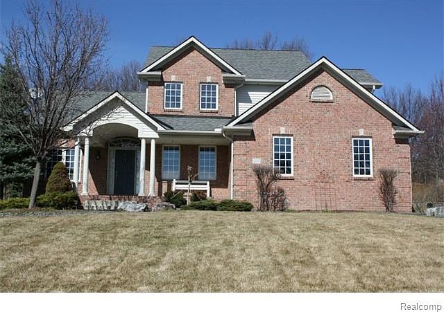 1st image of 120 Willow Lake Dr