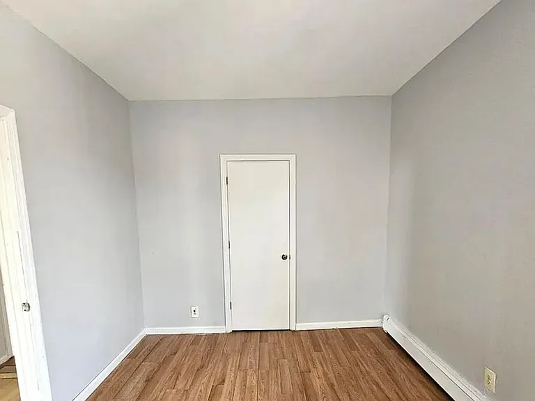 148 Chadwick Ave #4 — Photo 4