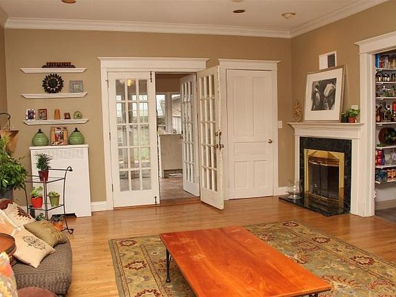 3rd image of 7835 Harwood Ave