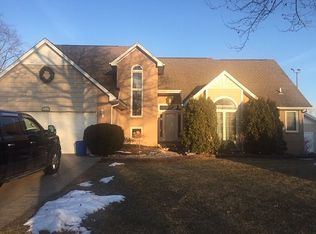 1679 Charlevois Dr, Troy, MI 48085