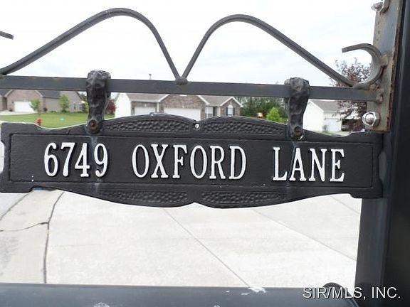 2nd image of 6749 Oxford Ln