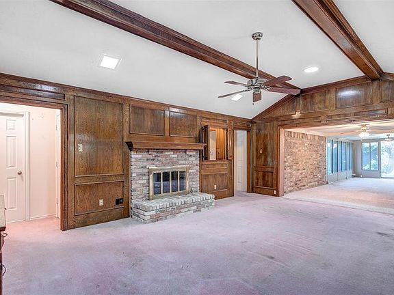 4th image of 1207 Stratford Dr