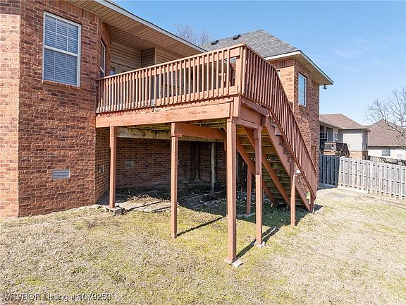 4th image of 1520 Saratoga Dr