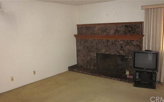3rd image of 2042 W 180th Pl
