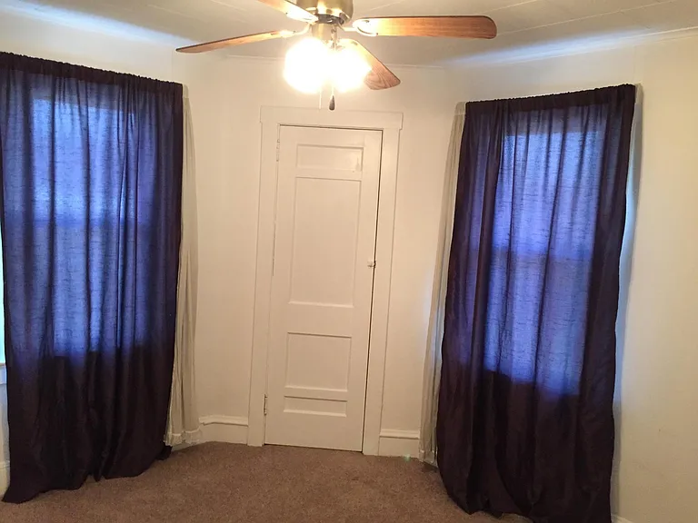 1032 Washington Ave — Photo 2