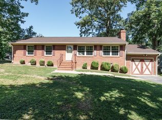 1600 Cobbs Ave, Chester, VA 23836