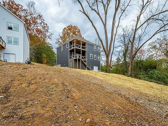 3rd image of 348 Sweetland Dr
