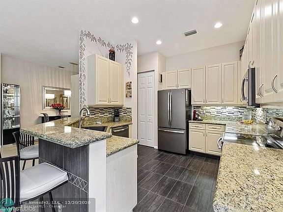 5th image of 6533 Hermosa Beach Ln