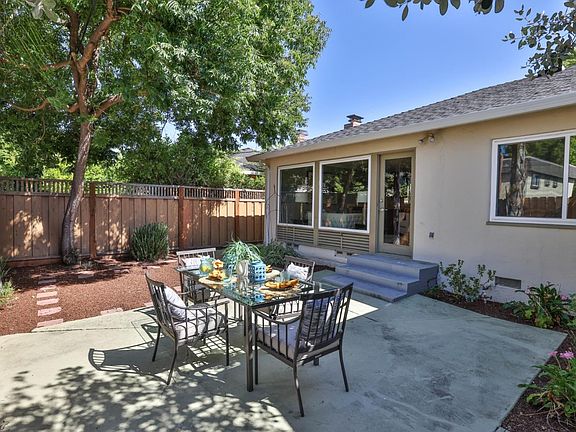 3rd image of 1063 W McKinley Ave