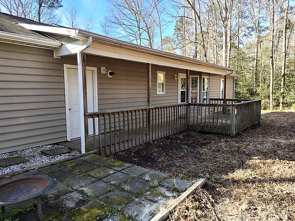 3rd image of 39 Coopers Corner Ln