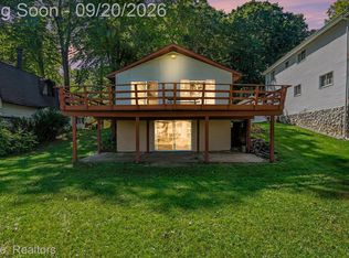 5267 Redding Dr, Pinckney, MI 48169