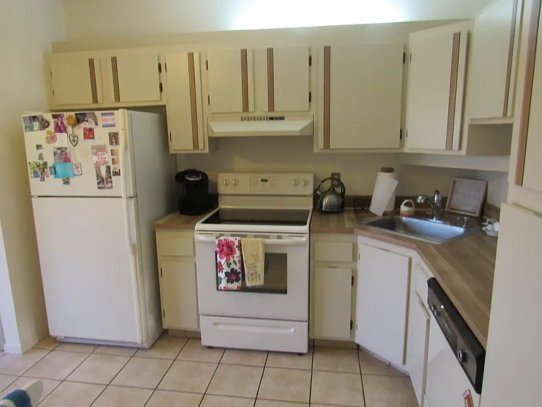 606 Sea Pine Way #D — Photo 3