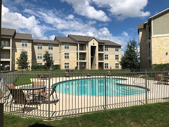 2nd image of 386 Paloma Dr #1B-1Ba-768Sqft
