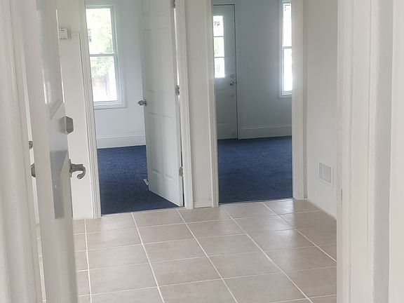 3rd image of 132 Wanda Ave