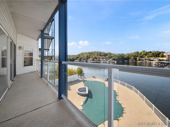 183 Upper Monarch Cove Dr #3A, Lake Ozark, MO 65049