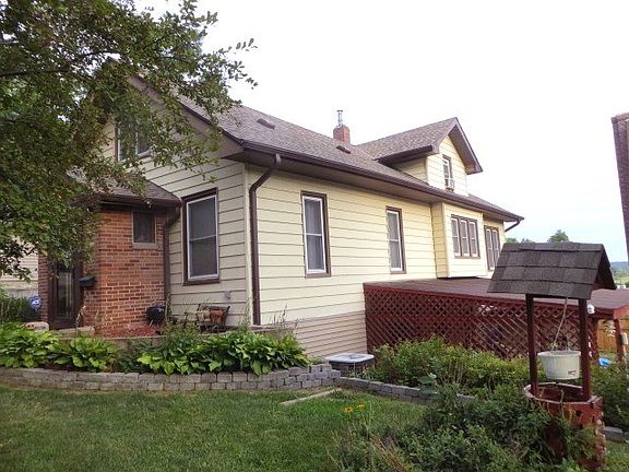 4th image of 410 E Superior St