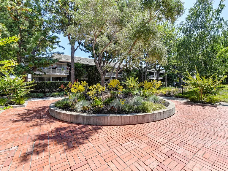 Citra Apartments — Photo 27