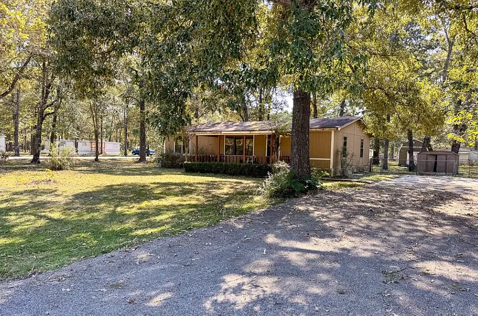 3 bed, 1372 sqft, $1,300 — Photo 2