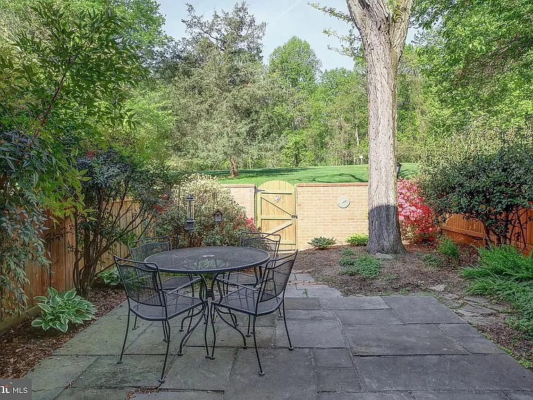 3124 Barnard Ct — Photo 22