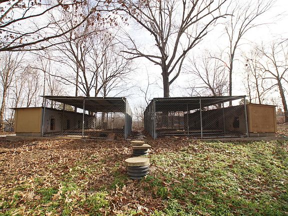 2nd image of 2020 Sharon Dr