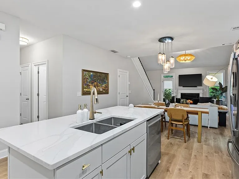 1704 Drew Dr NW — Photo 8