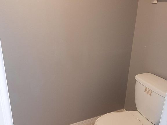5th image of 2400 SE Garden Ter