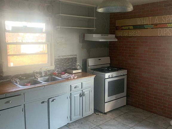 Kitchen view from Entry Door coming in from Living Room