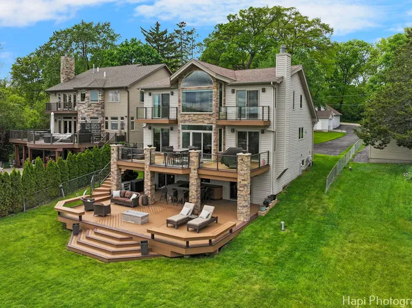 27673 W Lake Shore Dr, Spring Grove, IL 60081