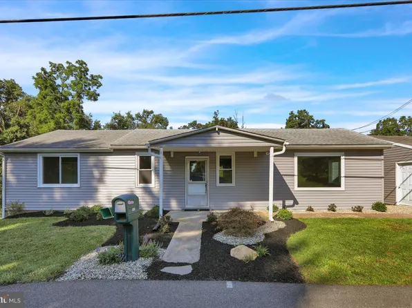 1082 Park Rd, Leesport, PA 19533