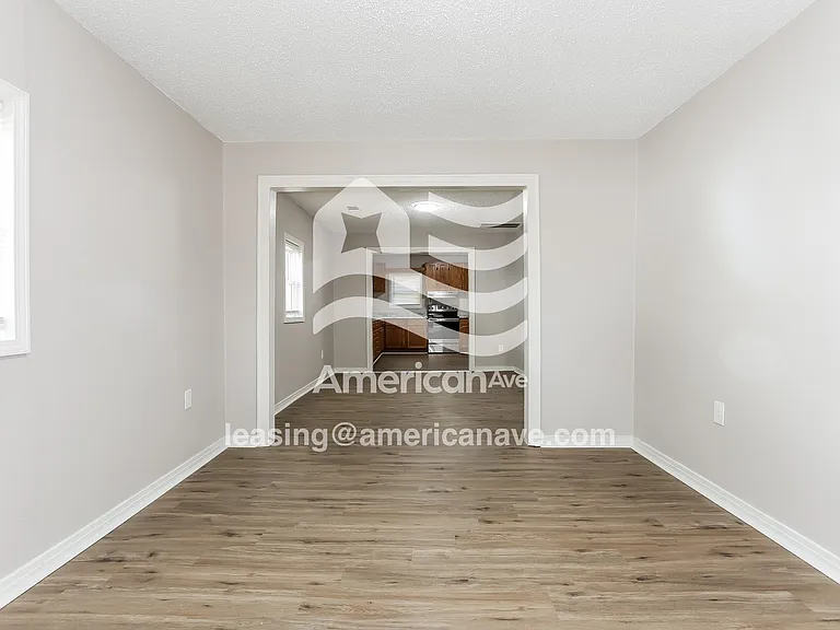 1813442_005_wm_-_dining_room_13131301.jpg