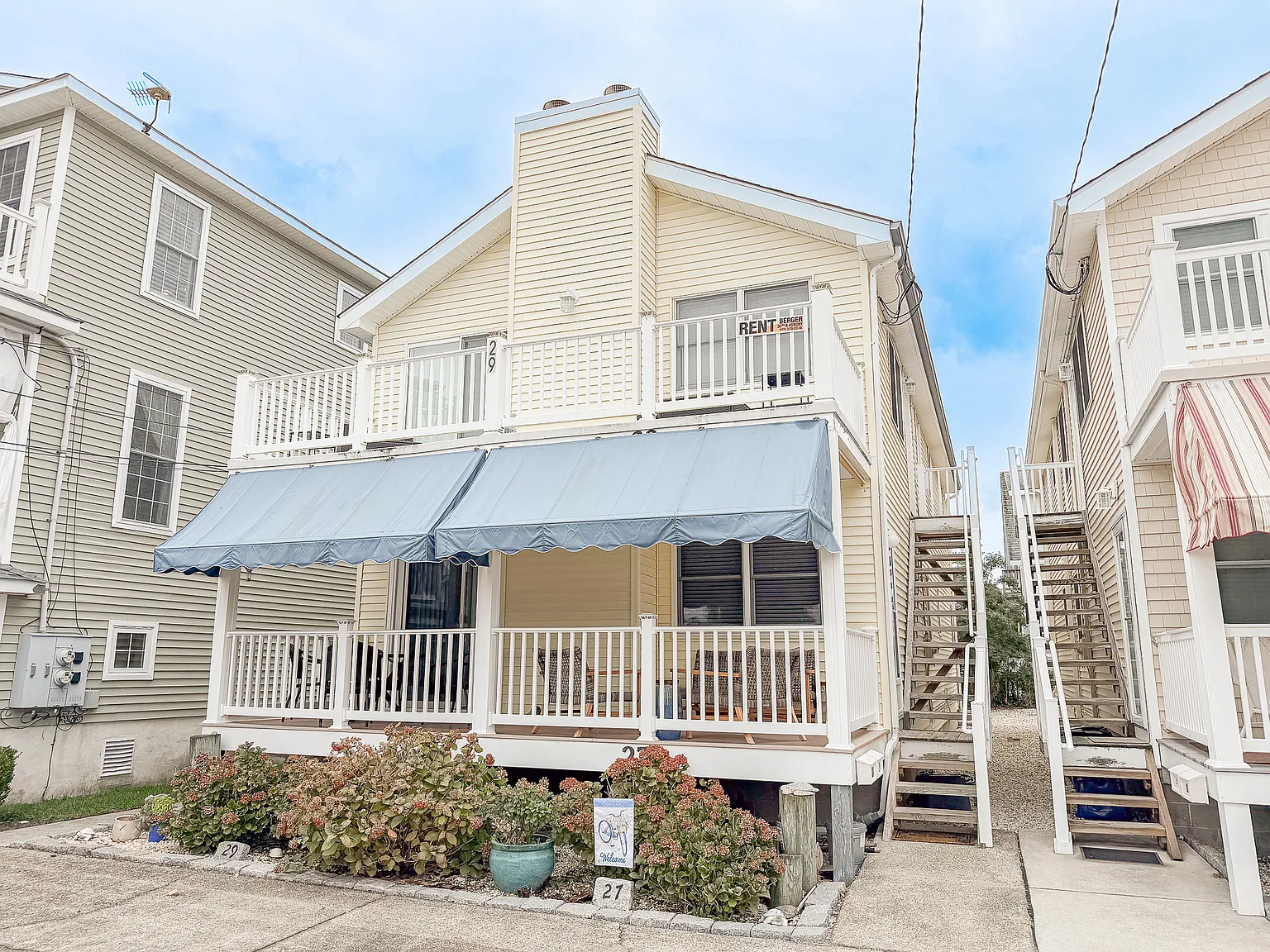 3 bed, 1100 sqft, $3,000 — Photo 1
